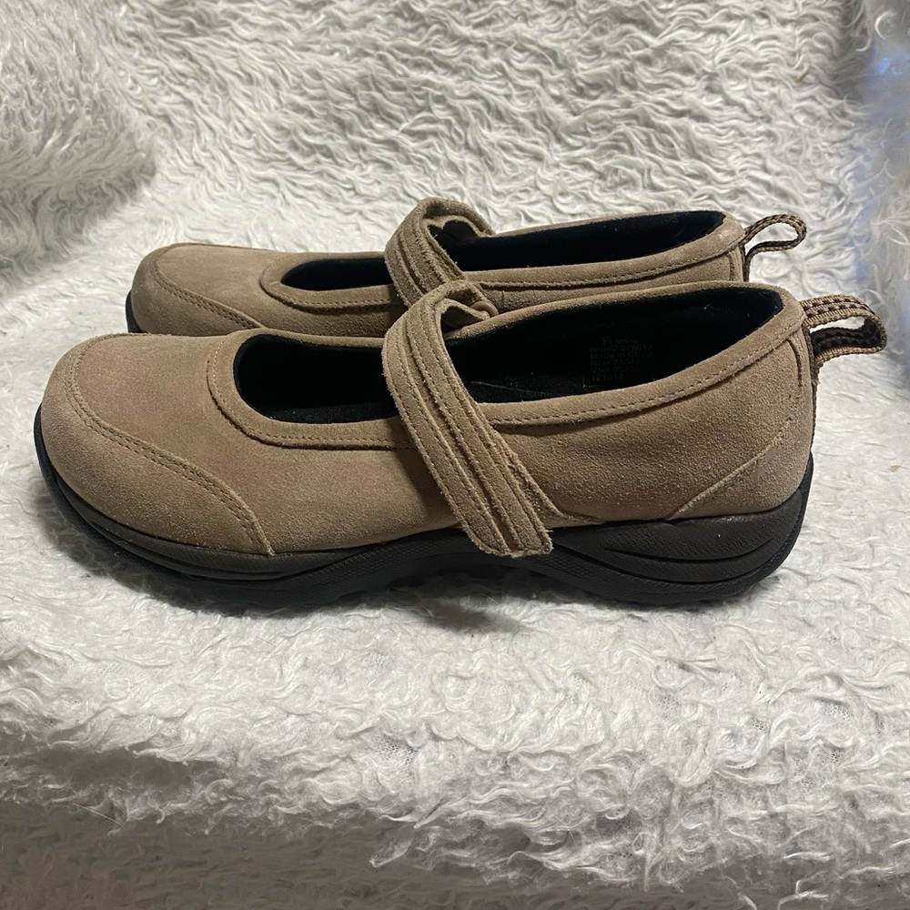 L.L Bean Sude leather woman shoes size 7.5 W
